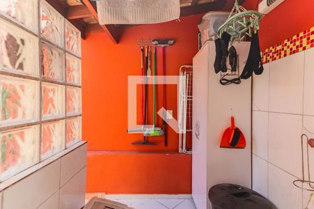 Casa de condomínio à venda com 300m², 3 quartos e 2 vagasLavanderia