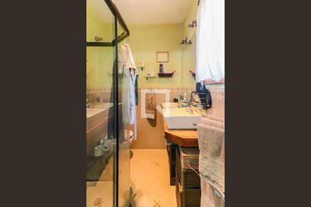 Casa de condomínio à venda com 300m², 3 quartos e 2 vagasBanheiro Quarto 1 Suite