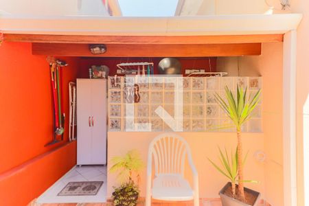 Casa de condomínio à venda com 300m², 3 quartos e 2 vagasQuintal