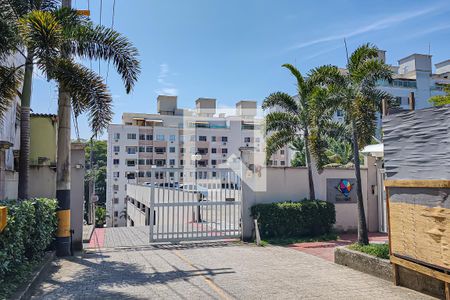 fachada de apartamento para alugar com 3 quartos, 58m² em Pechincha, Rio de Janeiro
