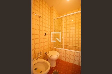 Banheiro social de apartamento para alugar com 1 quarto, 62m² em Botafogo, Rio de Janeiro