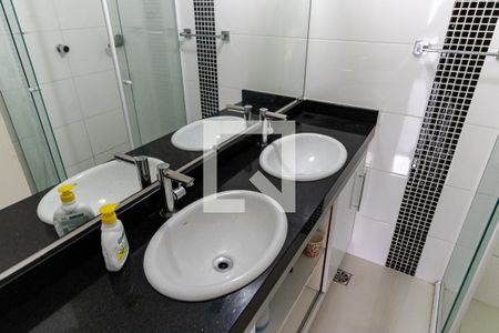 Casa à venda com 170m², 3 quartos e 1 vagaBanheiro 