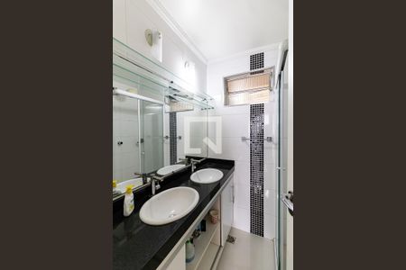 Casa à venda com 170m², 3 quartos e 1 vagaBanheiro 