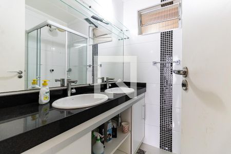 Casa à venda com 170m², 3 quartos e 1 vagaBanheiro 