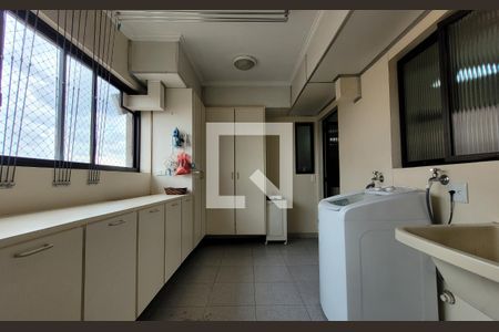 Apartamento à venda com 240m², 4 quartos e 2 vagasLavanderia