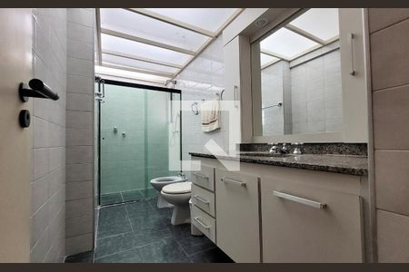 Apartamento à venda com 240m², 4 quartos e 2 vagasBanheiro