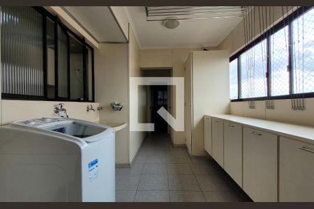 Apartamento à venda com 240m², 4 quartos e 2 vagasLavanderia