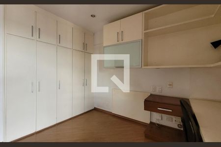 Apartamento à venda com 240m², 4 quartos e 2 vagasQuarto 1