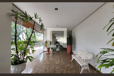 Apartamento à venda com 240m², 4 quartos e 2 vagasEntrada