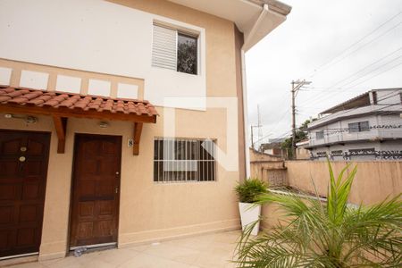 Casa de condomínio para alugar com 103m², 2 quartos e 2 vagas Casa de condomínio para alugar com 103m², 2 quartos e 2 vagasFachada