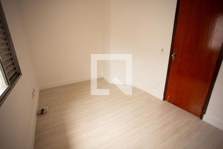 Quarto de casa de condomínio para alugar com 2 quartos, 103m² em Vila Espanhola, São Paulo