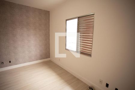 Quarto de casa de condomínio para alugar com 2 quartos, 103m² em Vila Espanhola, São Paulo