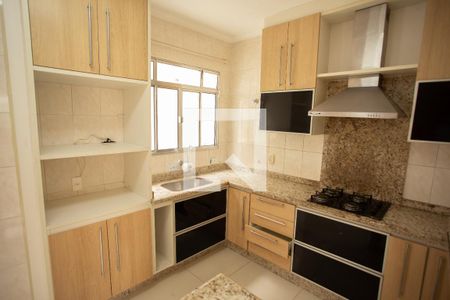 Casa de condomínio para alugar com 103m², 2 quartos e 2 vagas Casa de condomínio para alugar com 103m², 2 quartos e 2 vagasCozinha