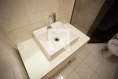 Casa de condomínio para alugar com 103m², 2 quartos e 2 vagas Casa de condomínio para alugar com 103m², 2 quartos e 2 vagasBanheiro