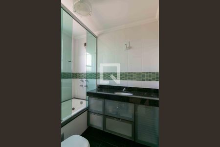 Apartamento à venda com 165m², 3 quartos e 2 vagas Apartamento à venda com 165m², 3 quartos e 2 vagasBanheiro Suite 2