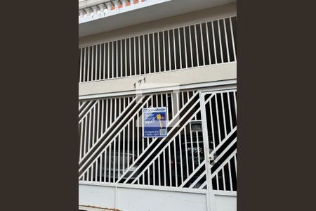 Casa à venda com 264m², 6 quartos e 2 vagas Casa à venda com 264m², 6 quartos e 2 vagasFachada + Plaquinha