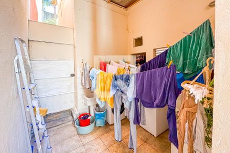 Casa à venda com 264m², 6 quartos e 2 vagas Casa à venda com 264m², 6 quartos e 2 vagasÁrea de Serviço