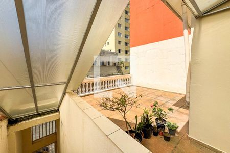 Casa à venda com 264m², 6 quartos e 2 vagas Casa à venda com 264m², 6 quartos e 2 vagasTerraço