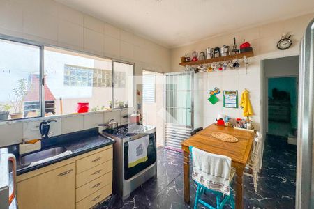 Casa à venda com 264m², 6 quartos e 2 vagas Casa à venda com 264m², 6 quartos e 2 vagasCozinha Inferior