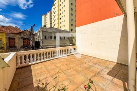 Casa à venda com 264m², 6 quartos e 2 vagas Casa à venda com 264m², 6 quartos e 2 vagasTerraço