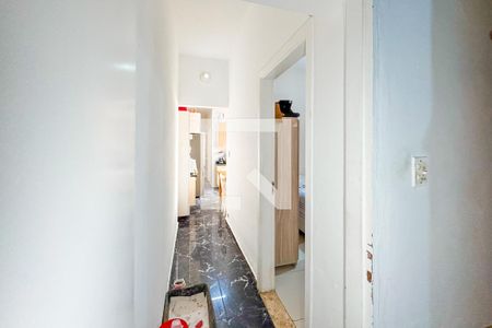 Casa à venda com 264m², 6 quartos e 2 vagas Casa à venda com 264m², 6 quartos e 2 vagasCorredor