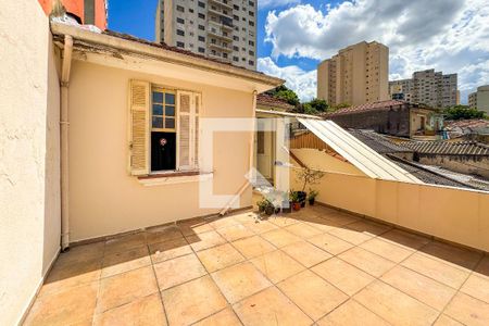 Casa à venda com 264m², 6 quartos e 2 vagas Casa à venda com 264m², 6 quartos e 2 vagasTerraço