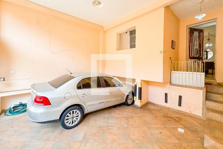 Casa à venda com 264m², 6 quartos e 2 vagas Casa à venda com 264m², 6 quartos e 2 vagasGaragem