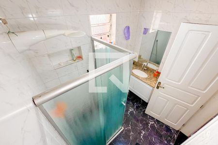 Casa à venda com 264m², 6 quartos e 2 vagas Casa à venda com 264m², 6 quartos e 2 vagasBanheiro Corredor