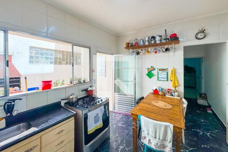 Casa à venda com 264m², 6 quartos e 2 vagas Casa à venda com 264m², 6 quartos e 2 vagasCozinha Inferior