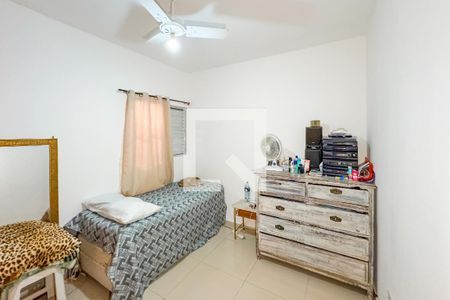 Casa à venda com 264m², 6 quartos e 2 vagas Casa à venda com 264m², 6 quartos e 2 vagasQuarto 2