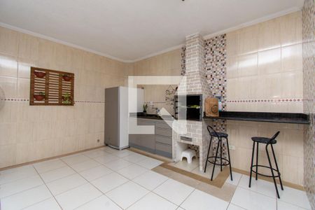 Casa à venda com 242m², 3 quartos e 2 vagas Casa à venda com 242m², 3 quartos e 2 vagasChurrasqueira