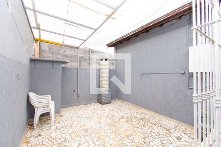 Casa à venda com 242m², 3 quartos e 2 vagas Casa à venda com 242m², 3 quartos e 2 vagasÁrea externa