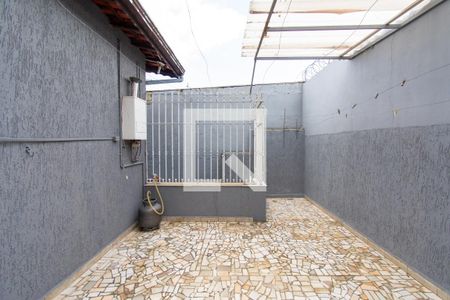 Casa à venda com 242m², 3 quartos e 2 vagas Casa à venda com 242m², 3 quartos e 2 vagasÁrea externa