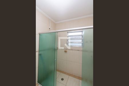 Casa à venda com 242m², 3 quartos e 2 vagas Casa à venda com 242m², 3 quartos e 2 vagasBanheiro Corredor