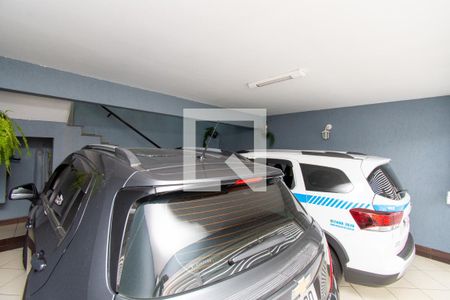 Casa à venda com 242m², 3 quartos e 2 vagas Casa à venda com 242m², 3 quartos e 2 vagasÁrea externa