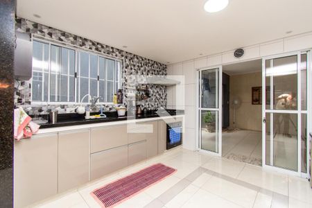 Casa à venda com 242m², 3 quartos e 2 vagas Casa à venda com 242m², 3 quartos e 2 vagasCozinha