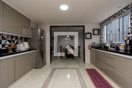 Casa à venda com 242m², 3 quartos e 2 vagas Casa à venda com 242m², 3 quartos e 2 vagasCozinha