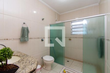 Casa à venda com 242m², 3 quartos e 2 vagas Casa à venda com 242m², 3 quartos e 2 vagasBanheiro Corredor