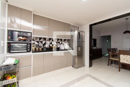 Casa à venda com 242m², 3 quartos e 2 vagas Casa à venda com 242m², 3 quartos e 2 vagasCozinha