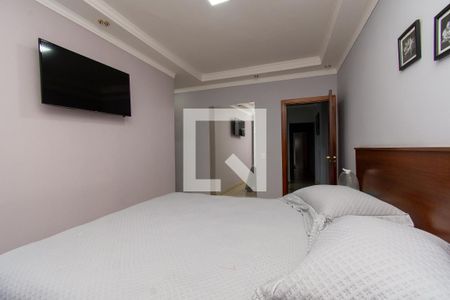 Casa à venda com 242m², 3 quartos e 2 vagas Casa à venda com 242m², 3 quartos e 2 vagasSuíte