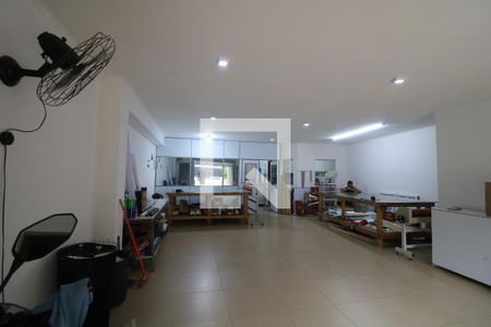 Casa à venda com 550m², 3 quartos e 6 vagasÁrea comum