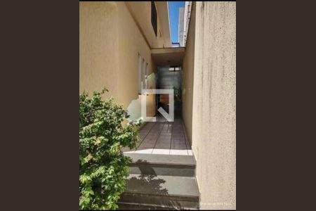 Casa à venda com 3 quartos, 210m² em Jardim Avelino, São Paulo