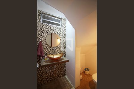 Casa à venda com 169m², 3 quartos e 2 vagasLavabo 