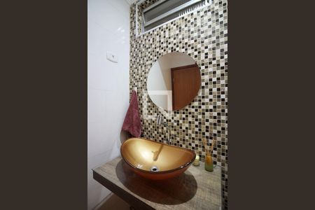 Casa à venda com 169m², 3 quartos e 2 vagasLavabo 