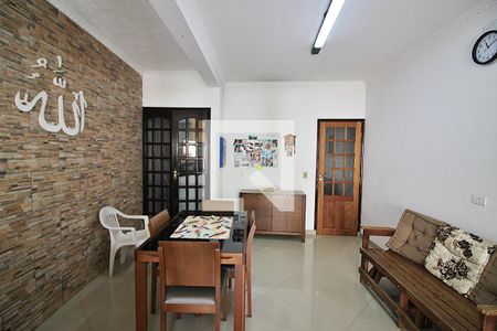 Casa à venda com 169m², 3 quartos e 2 vagasCopa e Cozinha 