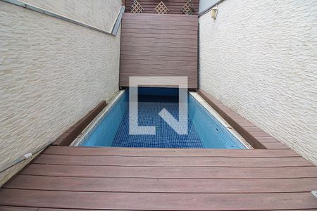 Casa à venda com 169m², 3 quartos e 2 vagas Piscina