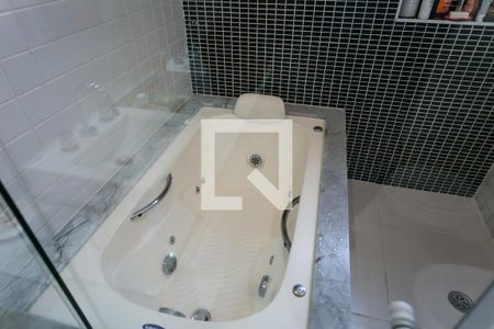 Apartamento à venda com 197m², 4 quartos e 3 vagasBanheiro da Suíte 3