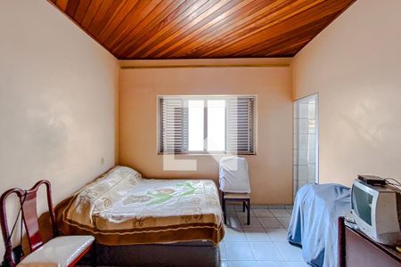 Casa à venda com 250m², 5 quartos e 3 vagasQuarto 2 - Suíte