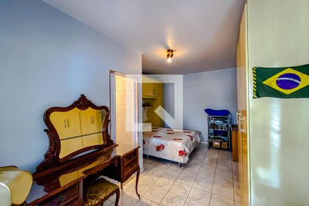 Casa à venda com 250m², 5 quartos e 3 vagasQuarto 4 - Suíte