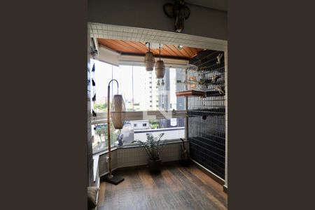 Apartamento à venda com 121m², 3 quartos e 2 vagas Apartamento à venda com 121m², 3 quartos e 2 vagasSala